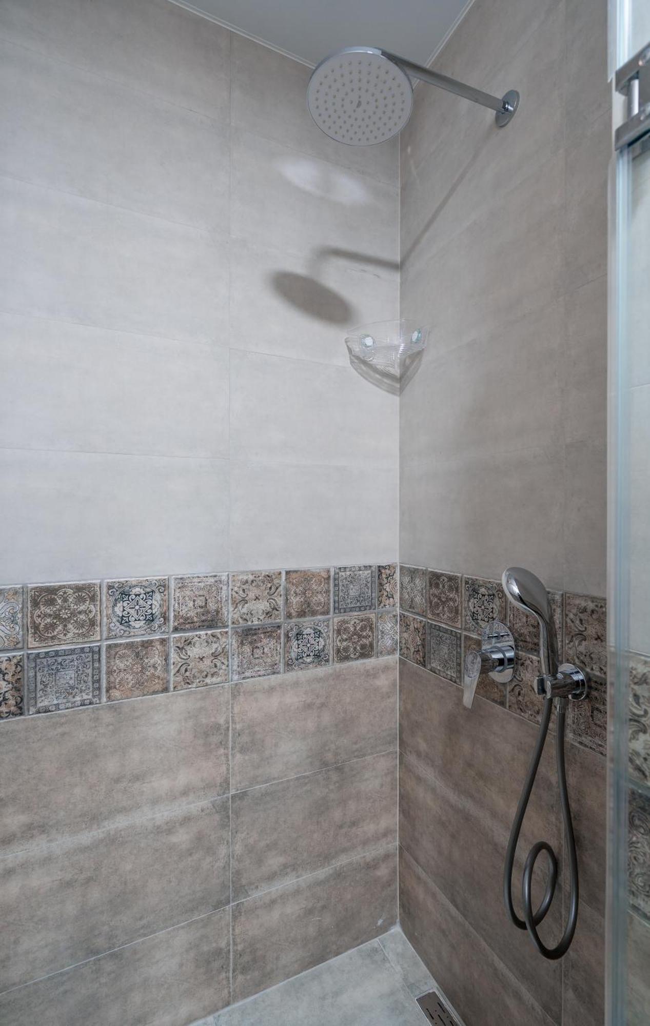 Luxury X By Umbrella Aparthotel Tbilisi Ngoại thất bức ảnh